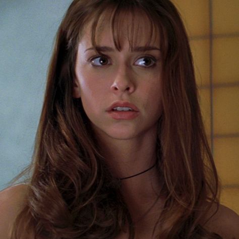 Female Movie Characters, Beauty And The Geek, Julie James, 90s Early 2000s Fashion, Jennifer Love Hewitt, Jennifer Love, Female Actresses, Eva Longoria, Famous Women