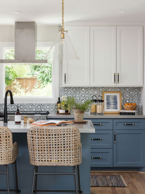 Blue And White Kitchen Cabinets, Blue Shaker Kitchen, Blue Kitchen Island, Blue White Kitchens, Lake House Kitchen, Blue Kitchen Cabinets, Shaker Kitchen Cabinets, Blue Cabinets, Blue Kitchen