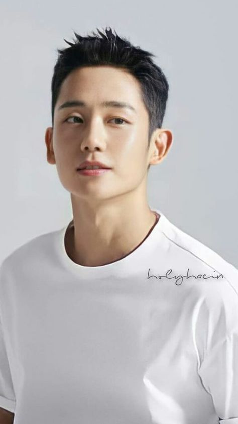 Asian Men’s Short Haircut, Short Brush Up Haircut Men, Korean Hair Men Short, Korean Men Short Hairstyle, Round Face Short Haircuts Men, Korean Men Short Hair, Ivy League Haircut Korean, Men Haircut Bangs, Short Haircut Asian Men