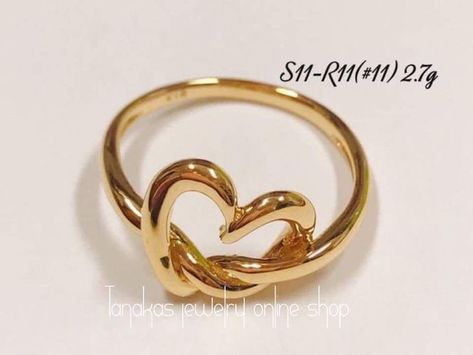 Latest Gold Earrings Designs Modern, Gold Jewelry Fashion Ring, Gold Ring Design For Women Latest Gold Ring Design For Women, New Ring Designs Gold, Edgy Engagement Ring, Trendy Gold Necklace, Engagement Ring Non Traditional, Bean Sofa, Beautiful Gold Earrings