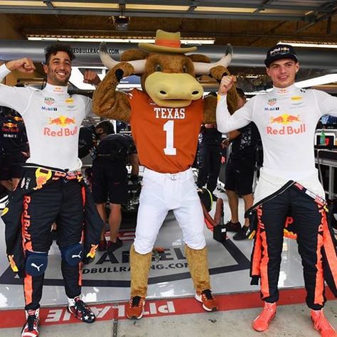 Go go the Texas Longhorns from last years GP in Austin. . . . #f1 #mascot #longhorns #collegefootball #austin #texas #danielricciardo #maxverstappen #redbullracing #circuitoftheamericas Formula 1 Austin Texas, Circuit Of The Americas F1, Red Bul, Circuit Of The Americas, Ut Austin, Daniel Ricciardo, Red Bull Racing, Texas Longhorns, F 1