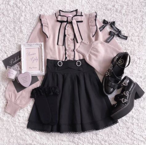 Dark Girly Fashion, J Fashion Outfits, Dark Girly Outfits, Jirai Kei Fashion, Girly Kei Fashion, Kawaii Kei, Jiraikei Clothes, Jirai Kei Outfit Ideas, Jirai Kei Outfits