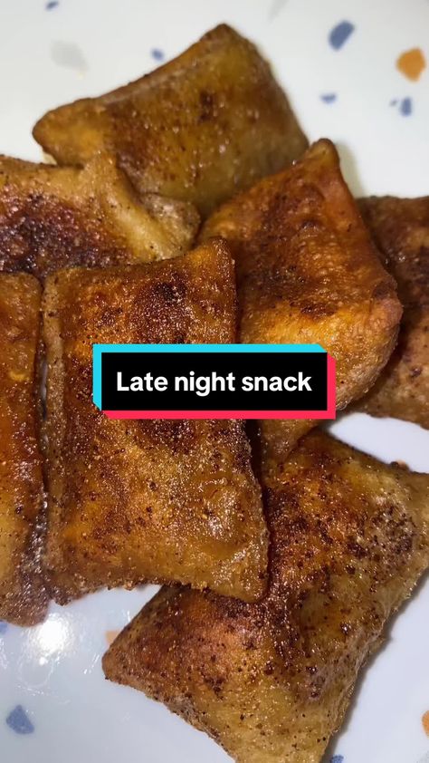 Quick Late Night Snacks, Munchies Snacks Late Nights, Easy Late Night Snacks, Easy Late Night Snacks Quick Simple, Midnight Snack Ideas, Easy Midnight Snacks, Tiktok Snacks, Late Night Snacks Easy, Munchies Snacks