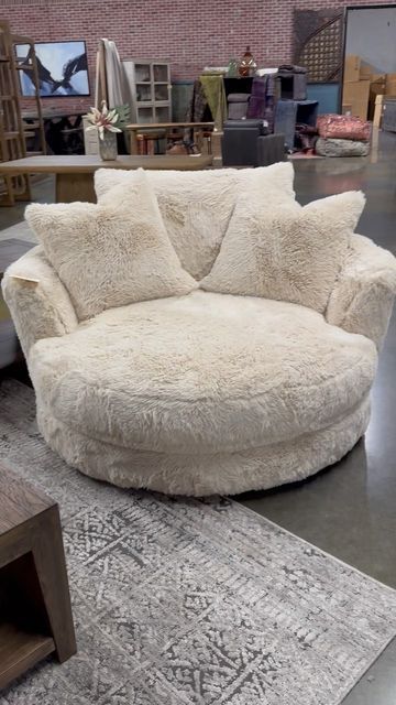 Potato Barn® on Instagram: "Cushy in new fabric!! This JMD Cushy swivel chair arrived to our Mesa location and wait until you FEEL this soft fur fabric. It’s dreamy! @johnmichaeldesigns for Potato Barn Made in USA 🇺🇸 Cushy swivel Style # 36 // 55” round Fabric: Yakety Yak Sand Price: $1495 | gel cushions Wear & care: speak with sales team Avail for purchase in Potato Barn Mesa Don’t live in AZ? Place an order for shipping out of state with our shipping manager or if outside of USA contact our international shipping company JMD International @johnmichaeldesignsintl" Round Couch, Round Swivel Chair, Issa Vibe, Room Vibes, Round Sofa, Amazon Home Decor, Fur Fabric, Boho Design, Dream Houses