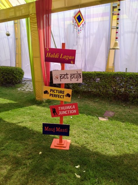 House Decorating Ideas For Wedding, Shadi Wala Ghar Welcome Board, Haldi Quotes, Haldi Banner, Rajasthani Decor, Graphic Signage, Holi Event, Mehandi Ceremony, Mehndi Decoration