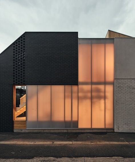 Solid Brick, Polycarbonate Panels, Melbourne House, Street House, Brick Facade, Facade Architecture, Facade House, Local Design, Residential Architecture