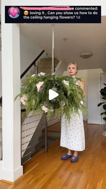 @katty_ferretti on Instagram Flower Hacks, Hanging Centerpiece, Elegant Weddings, Flower Decorations Diy, Balcony Plants, Floral Arrangements Diy, Hanging Wreath, Bouquet Arrangements, September 21