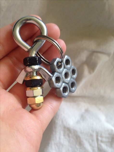 Nut And Bolt Keychain, Nuts And Bolts Keychain, Nuts And Bolts Crafts, Bolt Crafts, Nuts And Bolts Art, Hardware Jewelry Diy, Hex Nut Jewelry, Key Chains For Men, Washer Crafts