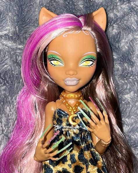 Clawdeen Restyle, Custom Dolls Monster High, Aesthetic Monster, Monster High Doll Clawdeen Wolf, Monster High Clawdeen Wolf, Monster High Clawdeen, Repainted Monster High Dolls, Monster High Ooak Repaint, Doll Customization