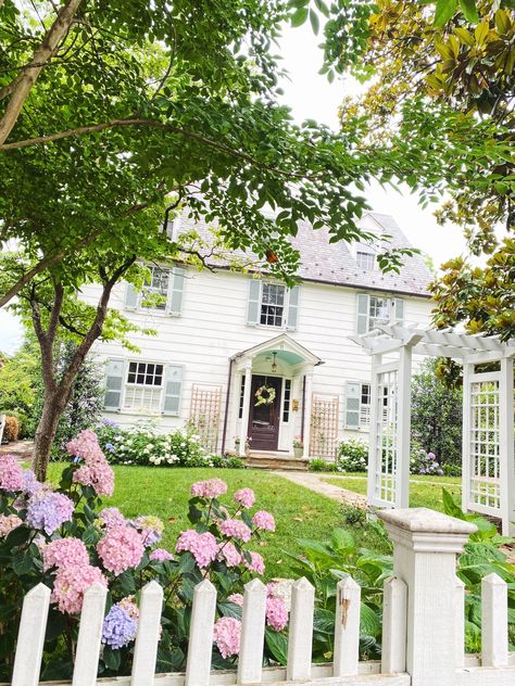 Preppy Room, White Cottage, Girl House, White Peonies, May Flowers, Spring Home, Nantucket, East Coast, Future House