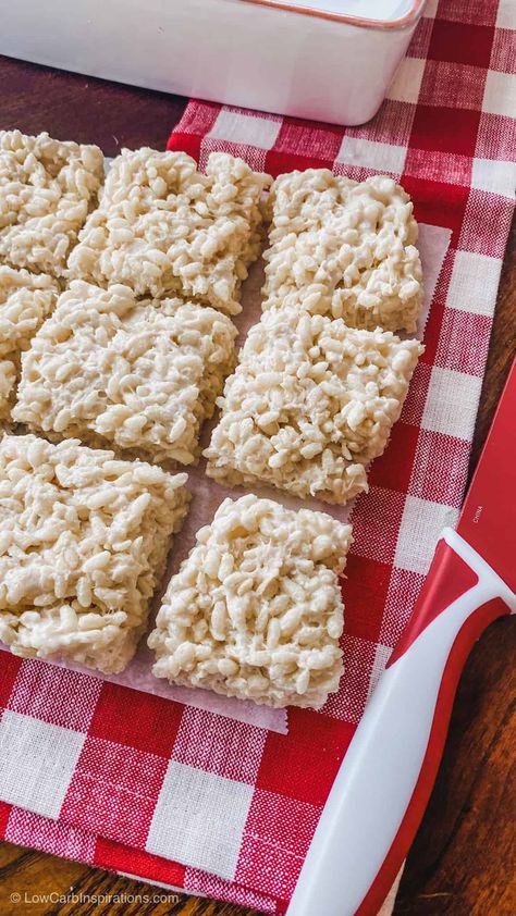 Keto Rice, Crispy Treats Recipe, Sugar Free Marshmallows, Rice Crispy Treats Recipe, Keto Cereal, Keto Banana Bread, Krispy Treats, Low Carb Treats, Sugar Free Low Carb