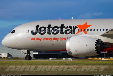 Boeing 787-8 Dreamliner - Jetstar Airways | Aviation Photo #2654015 | Airliners.net Runway 34, Jetstar Airways, Boeing 787 8, Lining Up, Boeing 787, Victoria Australia, Airlines, Melbourne, Australia