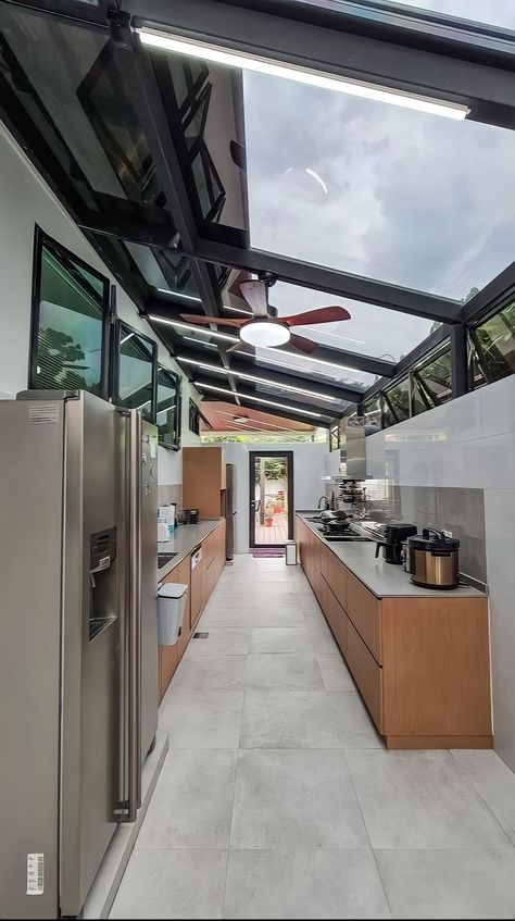 Kitchen Ideas Skylight, Small Kitchen Skylight, Small Outdoor Kitchens Modern, Small Backyard Kitchen Ideas On A Budget, Outdoor Kitchen Extension Ideas, Small Wet Kitchen Ideas, Laundry Skylight, Skylight Home Design, Backyard Laundry Area Outdoor