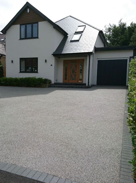 Resin And Brick Driveway, Front Driveway Ideas Uk, Tarmac Driveway Ideas, Home Driveway Ideas, Resin Driveway Ideas, Modern Driveway Ideas, Concrete Driveway Ideas, Tarmac Driveway, Imprinted Concrete Driveway