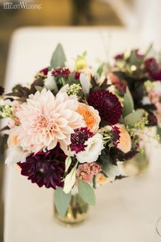 Burgundy Wedding Centerpieces, Purple Fall Wedding, Blush Wedding Centerpieces, Romantic Wedding Centerpieces, Tafel Decor, Purple Wedding Flowers, Fall Wedding Centerpieces, Camp Wedding, Fall Wedding Flowers