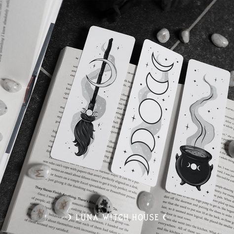 Bookmarks Handmade Simple, Book Mark Ideas Easy, Pixel Art Bookmark, Dark Bookmark Ideas, Homemade Bookmark, Witchy Bookmarks, Dark Bookmarks, Witch Bookmark, Bookmarks Halloween