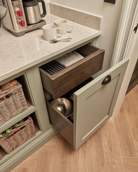 Walk In Pantries, Tom Howley, Kitchen Organisation, Kitchen Pantry Design, Kitchen Gallery, Storage Kitchen, Kitchen Storage Solutions, Kitchen Dinning, Pantry Design