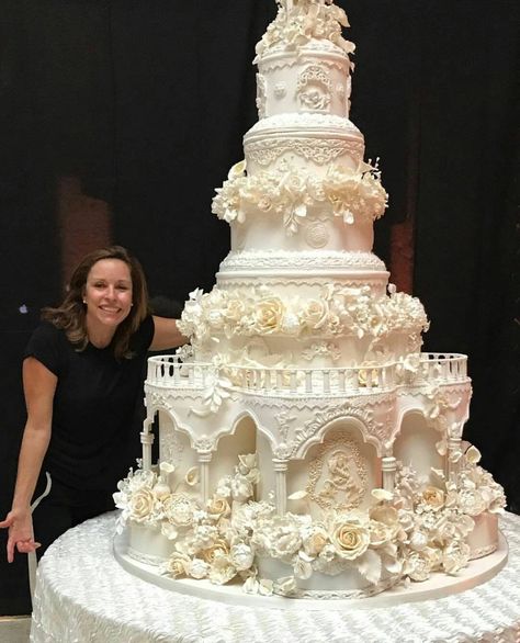 Huge Wedding Cakes, Giant Cake, Huge Cake, Extravagant Wedding Cakes, Big Wedding Cakes, Russian Wedding, Dream Wedding Cake, Luxury Wedding Cake, Extravagant Wedding