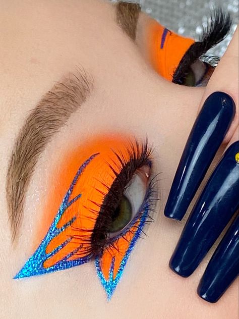 Orange Eyeshadow Looks, Eyeshadow Designs, Club Makeup, Birthday Makeup Looks, Rainbow Eyeshadow, Make Your Eyes Pop, Orange Eyeshadow, Unicorn Makeup, Graphic Eyeliner