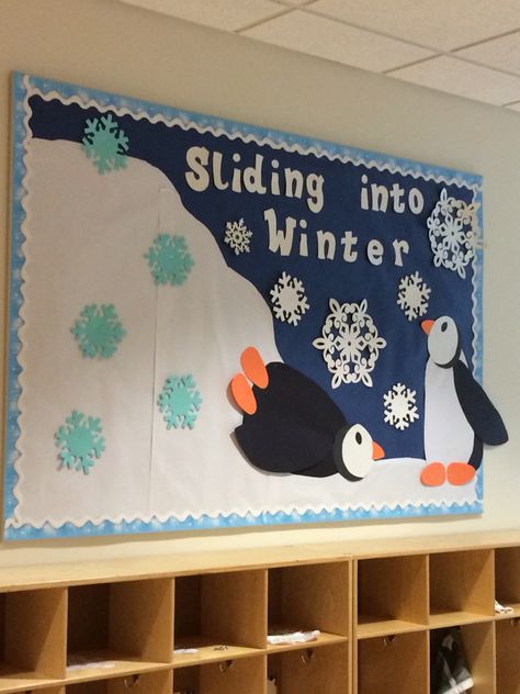 Holiday Boards Bulletin, December Theme Bulletin Boards, Winter Forest Bulletin Boards, Christmas Wreath Bulletin Board, December Boards For Preschool, Winter Posters School, Winter Board Decoration, Penguins Bulletin Board, Winter Snow Bulletin Board Ideas