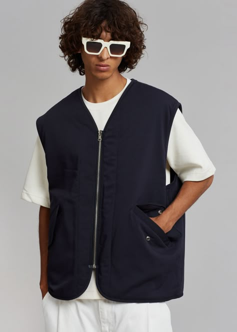 Multi pocket vest