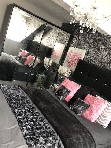 Girl Apartment Decor, Glam Bedroom Decor, Black Bedroom Decor, Luxury Room Bedroom, First Apartment Decorating, Bedroom Decor For Teen Girls, Apartment Living Room Design, Dream Apartment Decor, Woman Bedroom