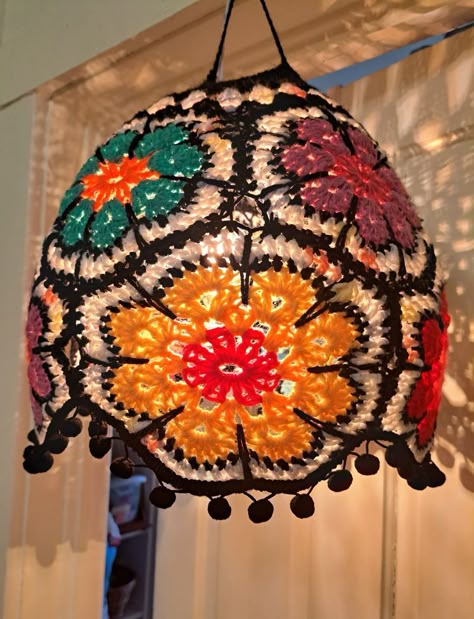 Crocheted Lanterns, Crochet Lanterns Free Pattern, Crochet Lamp Flower, Crochet Hanging Lamp, Crochet Lanterns, Crochet Lamp Shade Free Pattern, Crochet Lantern Pattern, Crochet Lamp Shade, Crochet Lampshade Pattern Free