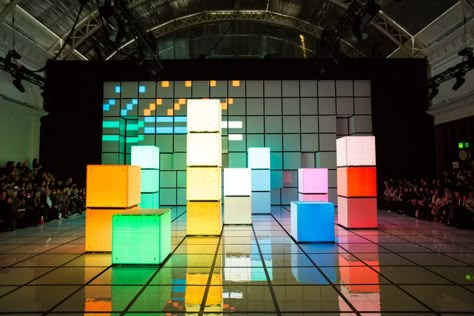 INCA Productions creates pixelated set for Anya Hindmarch Fashion Show Stage, Catwalk Design, Fashion Show Ideas, Art Basel Miami, Show Ideas, Anya Hindmarch, Simple Graphic, Event Inspiration, Romantic Atmosphere