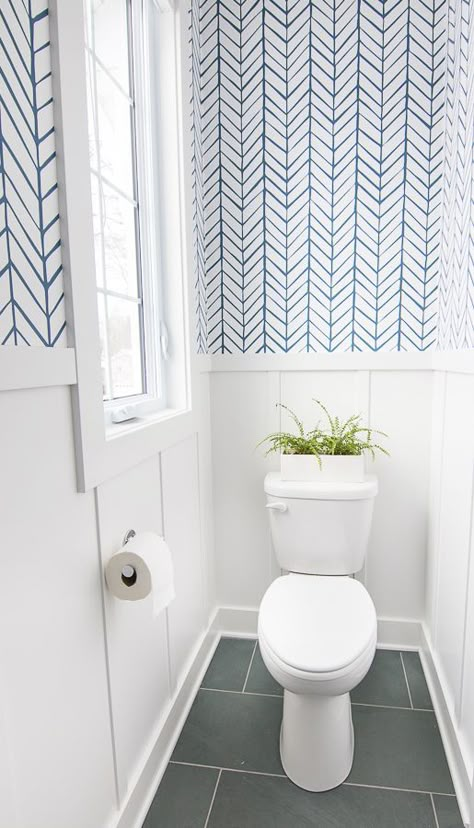 Lake house powder room serena and lily wallpaper White Powder Room, Serena And Lily Wallpaper, Garden Hideaway, Wc Decoration, Powder Room Wallpaper, Blue And White Wallpaper, Lily Wallpaper, Small Toilet Room, Feather Wallpaper