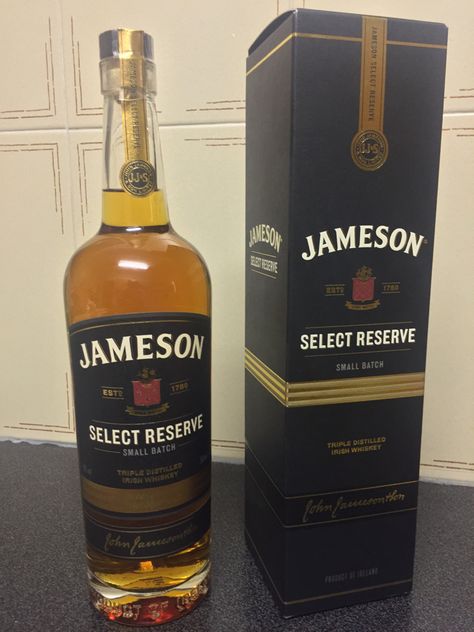 Select Reserve Jameson Select Reserve, Jameson Bottle, Daaru Party Pic, Random Snaps, Party Pic, Jameson Whiskey, Jameson Irish Whiskey, Alcohol Aesthetic, Boozy Drinks