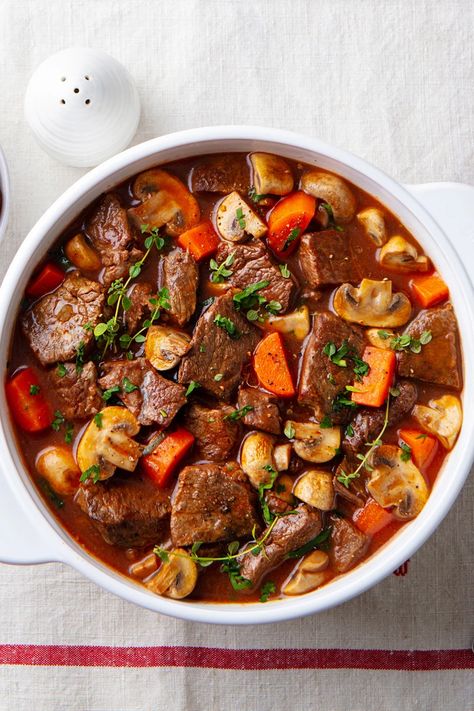 Tefal Cook4me Recipes, Beef And Mushroom Recipe, Mushroom Bourguignon, Pot Roast Recipes, French Cooking, Cuisine Recipes, European Food, Mushroom Recipes, Hearty Meals