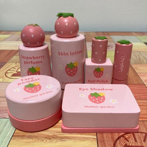 Strawberry Perfume, Mother Garden, Crochet Water Bottle Holder, Hello Kitty Makeup, Hello Kitty Coloring, Skin Lotion, Fancy Makeup, Pretty Skin, Birthday Wishlist