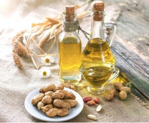 5 Reasons to Cook with Peanut Oil - The Peanut Institute Oil Photography, Groundnut Oil, Oil Substitute, Healthy Cooking Oils, Living With Hiv, Peanut Allergy, Pumpkin Seed Oil, Cooking Oils, Peanut Oil