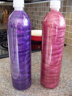 Time out bottles! Water, glue and glitter...shake it up. It takes 5 minutes to settle. Watching it settle relaxes them, and you don't have to set a timer. Time Out Bottle, Calming Bottle, Calm Down Bottle, Glitter Bottle, Sensory Bottles, Random Ideas, Brain Breaks, Mgmt, Time Out