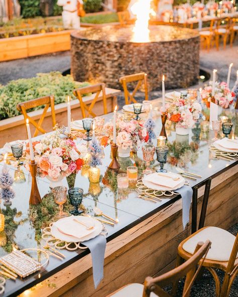 An elevated Mexican contemporary vibe was the inspiration behind this sophisticated yet laid-back rehearsal dinner for M&A at Rosewood Mayakoba. The event had a unique focus on modern Mexican handcrafted items and a curated food and drink selection made this luxury destination wedding weekend a one-of-a-kind experience. #rwmayakoba #rosewoodmayakoba . . . Photo: @alfonsofloreswp Venue: @rwmayakoba Planning & Design: @hugomartin_weddings Hotel Liaison: @pam_creatingmoments Florals: @lsalasflo... Elegant Mexican Wedding Table Decor, Mexican Wedding Table, Centerpieces Mirror, Mexican Table Setting, Elegant Mexican Wedding, Mexican Beach Wedding, Rosewood Mayakoba, Destination Wedding Weekend, Mexico Beach Weddings