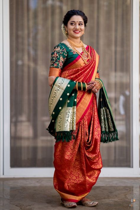 Lovely Nauvari Sarees On Maharashtrian Brides That We Loved! भारतीय दुल्हन संबंधी, Marathi Saree, Pose Pengantin, Maharashtrian Saree, Marathi Bride, Marathi Wedding, Nauvari Saree, Sari Design, Indian Bridal Sarees