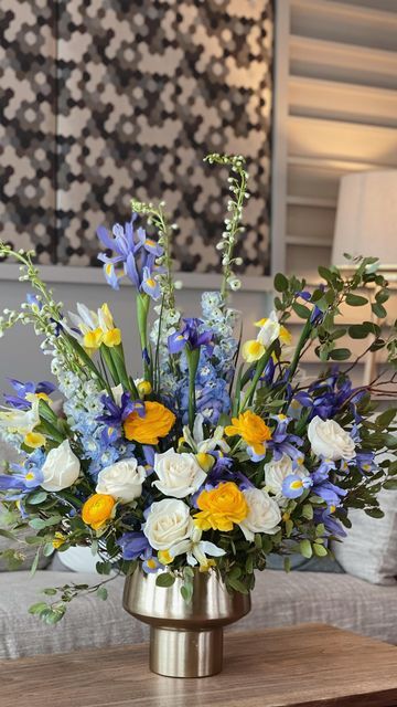 Event and Floral Designer on Instagram: "This is floristry 😂 Make this Iris inspired arrangement with me!" Iris Bouquet Floral Arrangements, Hanukkah Flower Arrangements, Iris Flowers Arrangement, Iris Floral Arrangements, Iris Flower Arrangements, Iris Arrangements, Iris Bouquet, Friday Flowers, Dutch Iris