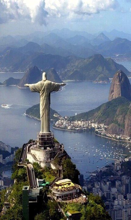 Rio de Janeiro. Christ the Redeemer - Brazil | Flickr - Photo Sharing! Christ The Redeemer Brazil, Christ The Redeemer, Destination Voyage, Machu Picchu, Places Around The World, Abu Dhabi, Wonderful Places, Travel Around The World, Vacation Spots