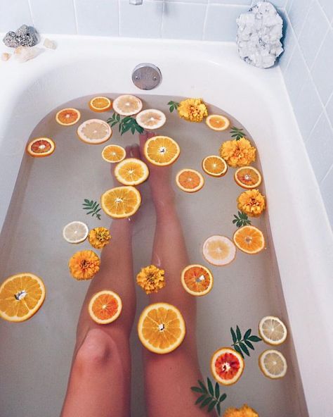 Citrus Bath, Bath Aesthetic, Bath Photography, Orange Water, Flower Bath, Orange Aesthetic, Best Bath, Relaxing Bath, Yellow Aesthetic