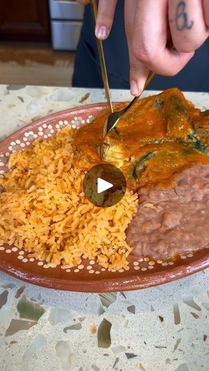 744K views · 65K reactions | Quick 20min Chile Relleno Recipe🫑🇲🇽

#mexico #mexicanfood #easyrecipes #recetasfaciles #chilerelleno #meatless #chile | Jesus Zambrano | jesuszambranoofficial · Original audio Red Sauce For Chili Rellenos, Baked Chile Relleno Recipe, Chile Rellanos, Chile Relleno Sauce, Easy Chile Relleno Recipe, Chiles Rellenos Recipe, Easy Chile, Chile Relleno Recipe, Chile Relleno Casserole