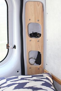 Cubby hole storage at head of beds. Cubby Hole Storage, Kangoo Camper, Kombi Motorhome, Cubby Hole, Van Storage, Kombi Home, Van Conversion Interior, Sprinter Camper, Build A Camper Van