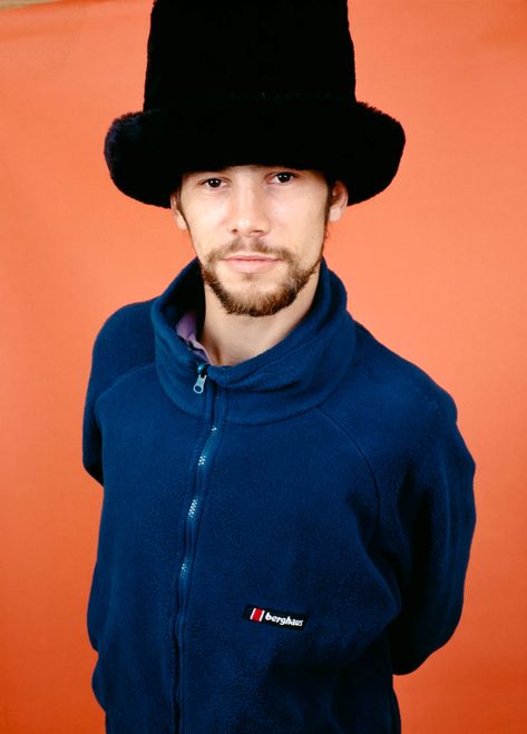 How to Dress for the Virtual Insanity of 2021? Jay Kay’s 1996 Music Video Get-Up Is My Reference | Vogue Jamiroquai Virtual Insanity, Jonathan Glazer, Virtual Insanity, Jay Kay, Acid Jazz, Space Cowboy, Red High Heels, Jazz Band, Field Day