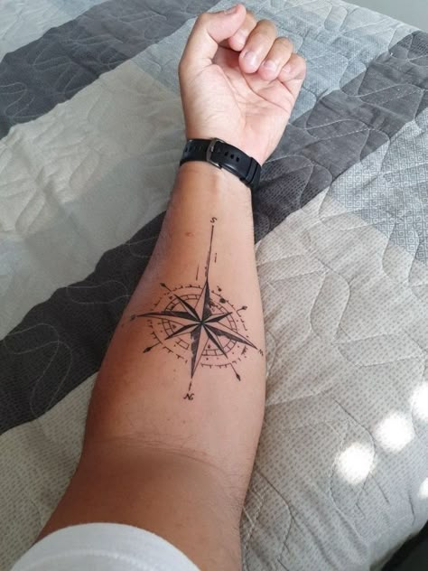 Male Compass Tattoo, Compass Rose Tattoo Men Forearm, Forearm Compass Tattoo Men, Small Arm Tattoos For Guys Forearm, Rose Des Vents Tattoo, Forearm Compass Tattoo, Compass Tattoos Arm, Compass Tattoo Ideas, Compas Tattoo