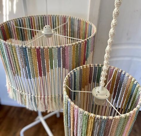 Diy Wall Hanging Ideas, Macrame Light, Macrame Lamp Shade, Macrame Chandelier, Colorful Chandelier, Macrame Lamp, Wall Hanging Ideas, Lampshade Makeover, Diy Lampe