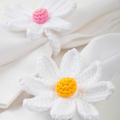 Homemade Napkin Rings, Crochet Napkin Rings, Wedding Crochet, Bobble Stitch Crochet, Daisy Party, Gorgeous Crochet, Makeup Images, Shake Off, Crochet Table