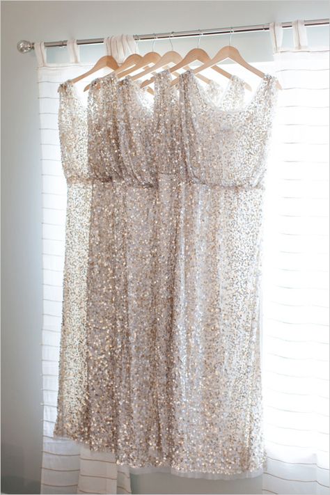 bridesmaid dresses sequins @weddingchicks Glitter Bridesmaid Dress, Sequin Gowns, Sparkle Dresses, Sequin Bridesmaid Dress, Glamour Wedding, Great Gatsby Wedding, Sequin Bridesmaid, Fashion Formal, Sequin Dresses