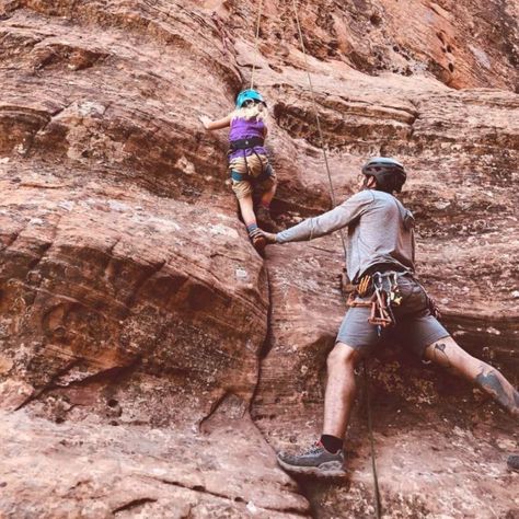 Climbing Aesthetic, Climbing Tips, Kids Rock Climbing, Indoor Climbing Gym, Trad Climbing, Indoor Rock Climbing, Plum Hair, Rock Climbing Gear, Tech Wear