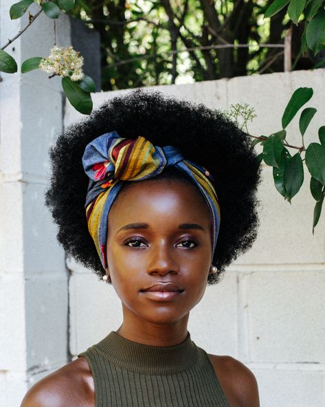 #doublesidedheadband #headband #brownskin #melanin #WOC #glowingskin #blackgirl #blackwoman #blackgirlmagic #editorial #inspiration #naturalmakeup Hairstyles With Headbands, Afro Puff Hairstyles, Graduation Hair, Short Afro Hairstyles, Cabello Afro Natural, New Natural Hairstyles, Hair Magic, Hair Puff, Hairstyles Natural