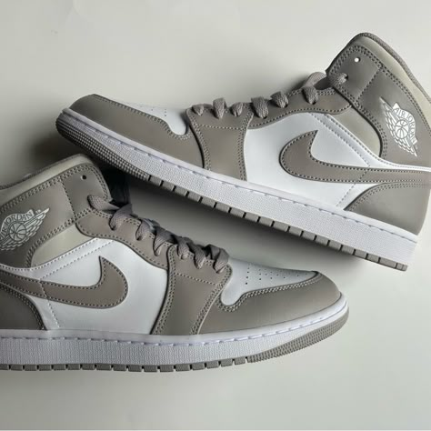 Nike Air Jordan 1 Mid 10.5 College Gray/Bone White Never Worn. Ordered From Goatapp See Receipt In Photos. Nike Casual Shoes, Homecoming Shoes, Pretty Sneakers, Nike Fashion Shoes, Preppy Shoes, Pretty Shoes Sneakers, Jordan Shoes Retro, Expensive Shoes, All Nike Shoes