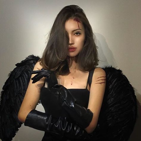 HAPPY BIRTHDAY MY LOVE ❤️ @tomiiris Dark Angel Halloween Ideas, Spanish Queen, Rpw Ports, Black Angel, Cindy Kimberly, Fantasias Halloween, Halloween Inspo, Halloween Make Up, Dark Angel